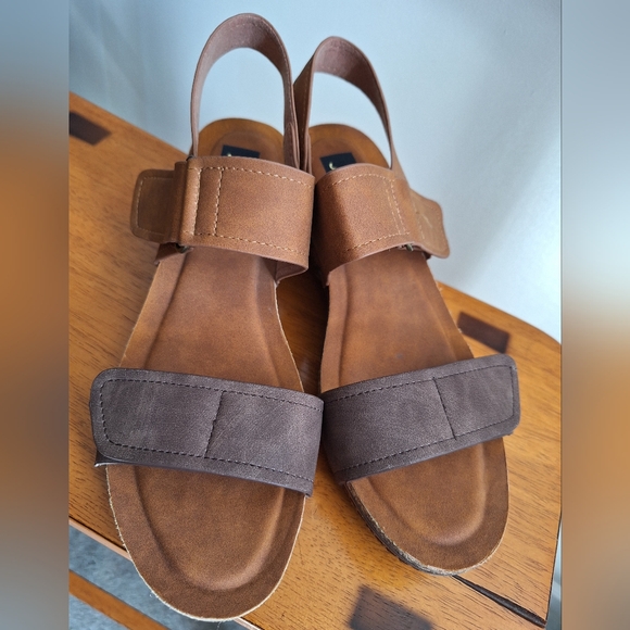 Natural Reflections Enjoy Sandals Size 8 - Picture 6 of 10